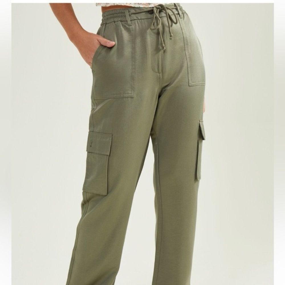 Altar'd State Sage Green Satin Cargo Pants Women's Size Medium Boho Jogger Silk - Picture 2 of 8